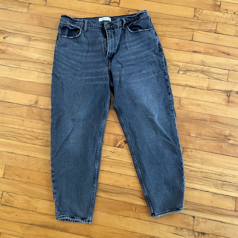 Abercrombie 90s mom jeans